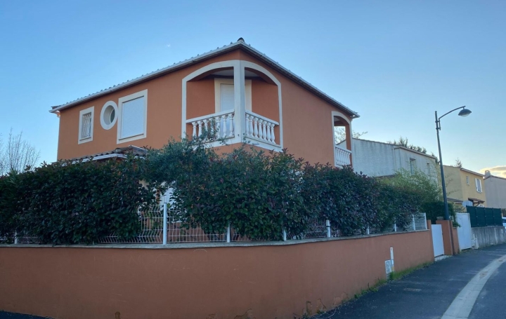 Villa SAINT-BAUZILLE-DE-PUTOIS 144 m2 395 000 € Villa SAINT-BAUZILLE-DE-PUTOIS 144 m2 395 000 €